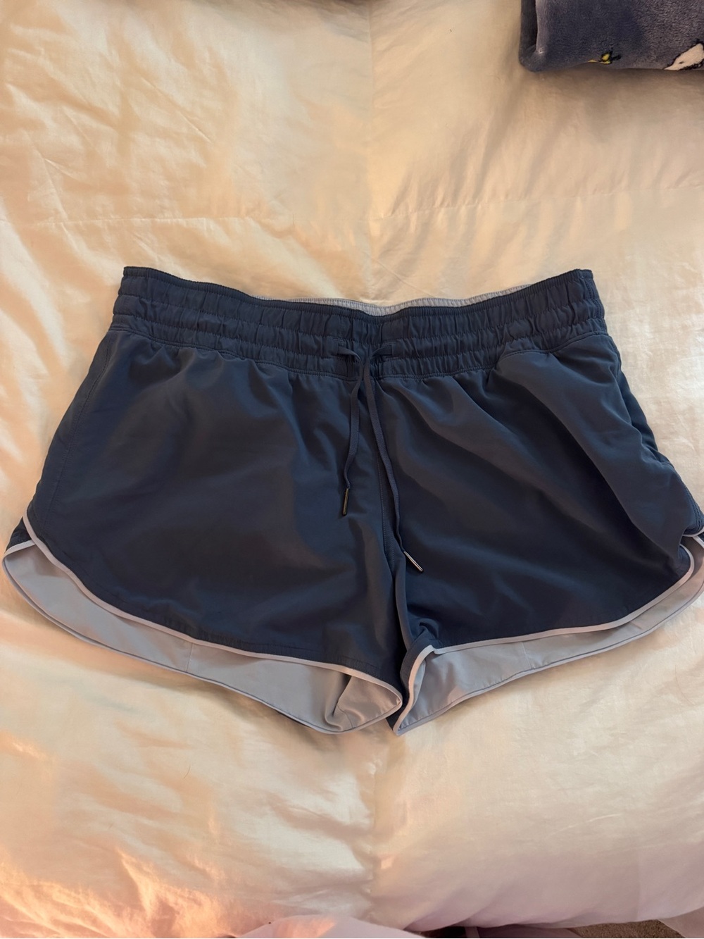 Lululemon Choose A Side Mid Rise Short